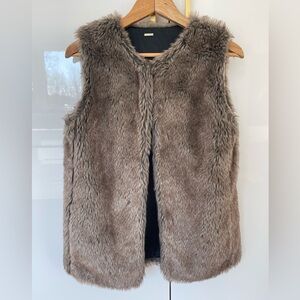 Also Faux Fur Vest size Medium
